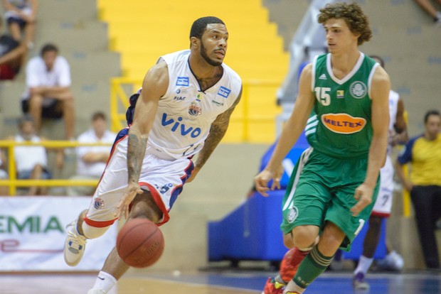 Franca x Palmeiras, basquete NBB (Foto: Newton Nogueira / LNB)