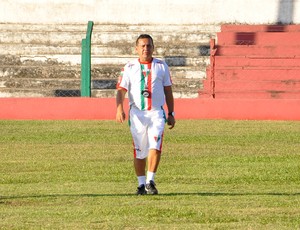 Éder Taques treinador do CEOV Operário (Foto: Robson Boamorte/GLOBOESPORTE.COM)
