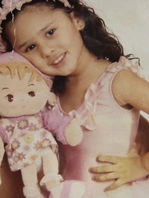 Rafhaella Ribeiro de Alcântara Garota de 7 anos fica tetraplégica após cirurgia de apendicite em Goiás (Foto: Reprodução/TV Anhanguera)