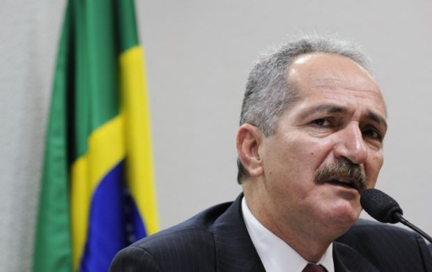 Ministro Aldo Rebelo em audiência no Senado (Foto: Arthur Monteiro/Agência Senado)