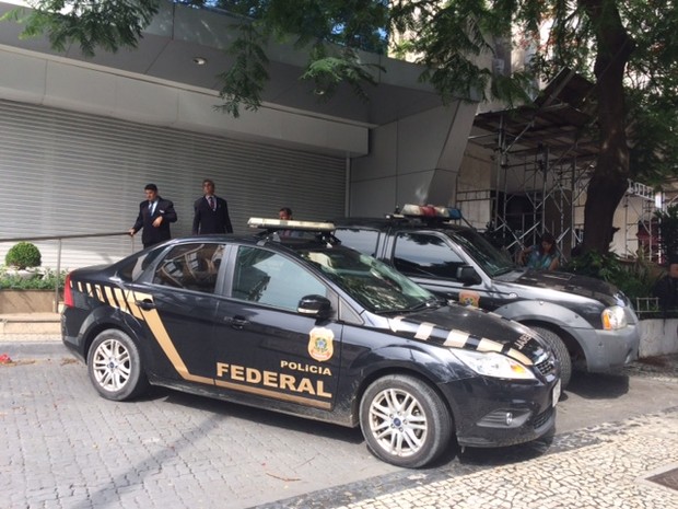 Agentes da PF estiveram na sede da Odebrecht Oléo e Gás, em Botafogo, Zona Sul (Foto: Alba Valéria Mendonça/G1)