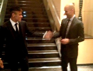 Neymar e Guardiola no Fifa Gala (Foto: Reprodução / Mundo Deportivo.es) Neymar e Guardiola no Fifa Gala (Foto: Reprodução / Mundo Deportivo.es)