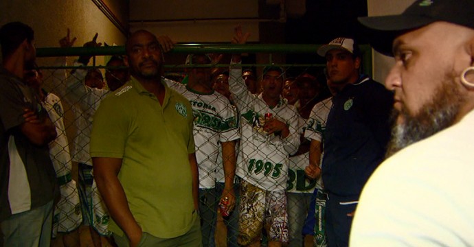 Protesto torcida Guarani (Foto: Reprodução EPTV)