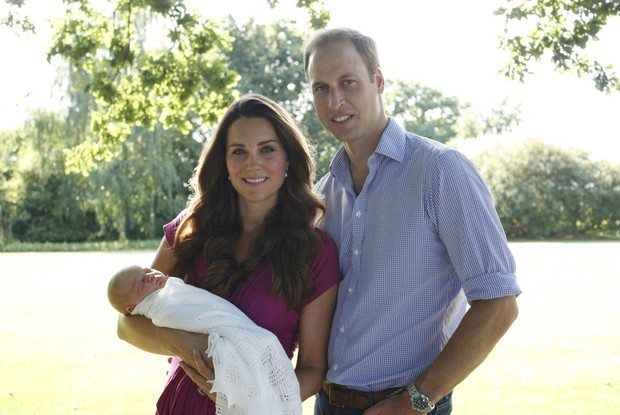 Kate Middleton e Príncipe William com o filho George (Foto: Michael Middleton / Divulgação)