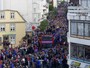 Islândia tem recepção de campeã na volta para casa após queda na Euro