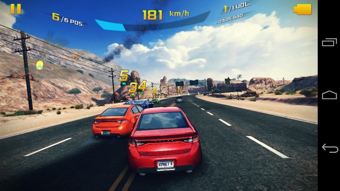 Moto G rodou aplicativos como o jogo Asphalt 8 sem travamentos (Foto: Luciana Maline/TechTudo) Moto G rodou aplicativos como o jogo Asphalt 8 sem travamentos (Foto: Luciana Maline/TechTudo)