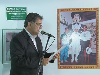 Adolpho Alves ficou feliz com iniciativa dos Correios (Foto: Reprodução/TV Globo)