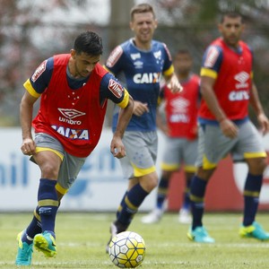 Robinho, meia do Cruzeiro (Foto: Washington Alves/ Light Press)