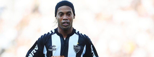 ronaldinho gaucho atlético-mg corinthians (Foto: Marcos Ribolli / Globoesporte.com)