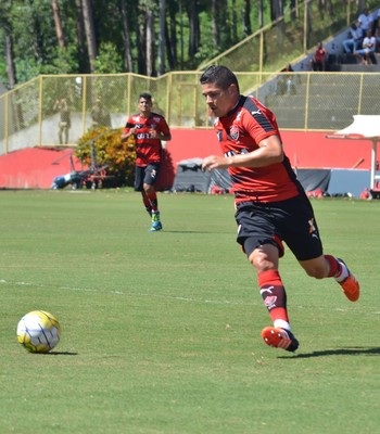 diego renan; diego renan vitória; vitória x chapecoense (Foto: Francisco Galvão/ECV/Divulgação) diego renan; diego renan vitória; vitória x chapecoense (Foto: Francisco Galvão/ECV/Divulgação)