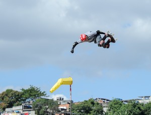 Rony Gomes durante treino para a disputa da MegaRampa (Foto: Divulgação/Agif)