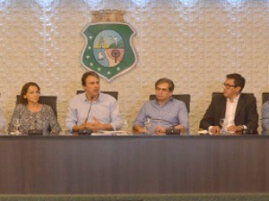 Medida foi sancionada no Palácio da Abolição, em Fortaleza (Foto: Governo do Estado/Divulgação)