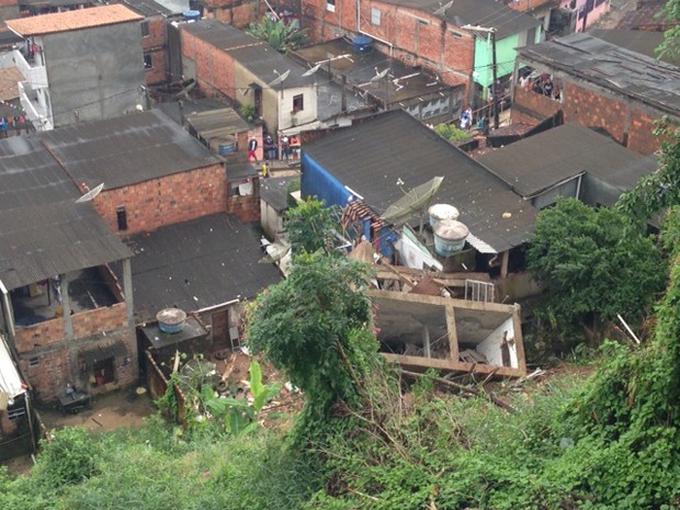 Prédio de três andares caiu em Candeias neste sábado (27) (Foto: Divulgação/ Prefeitura de Candeias)