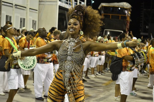 Cris Vianna no ensaio técnico da Imperatriz, na Sapucaí (Foto: Roberto Teixeira/EGO)