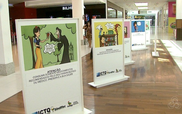 Exposição visa conscientizar população sobre os riscos da automedicação através de charges (Foto: Acre TV)