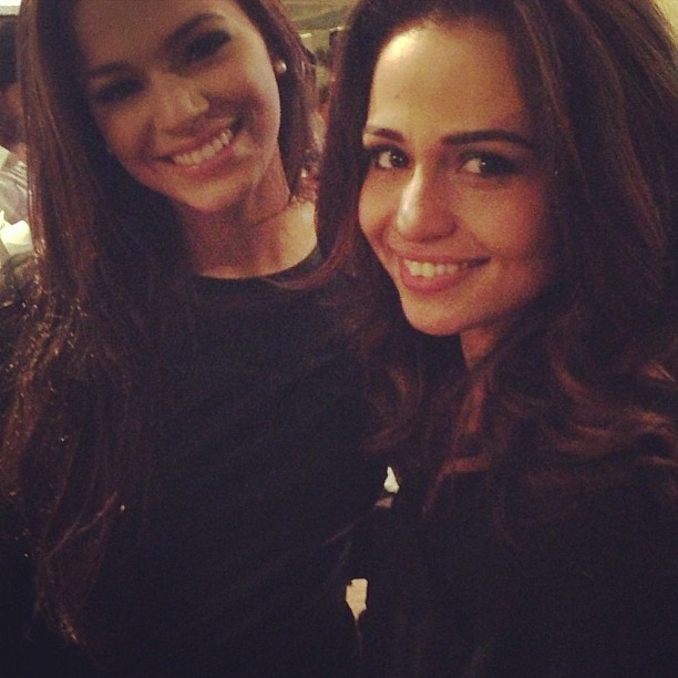 Bruna Marquezine e Nanda Costa em festa (Foto: Instagram/ Reprodução)