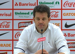 Argel, entrevista coletiva (Foto: Reprodução/RBS TV) Argel, entrevista coletiva (Foto: Reprodução/RBS TV)