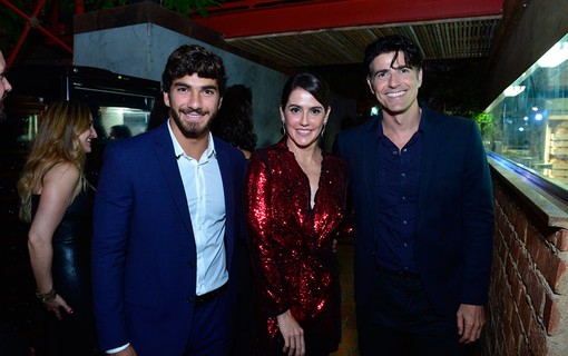 Deborah Secco com o namorado, Hugo, e Reynaldo Gianecchini