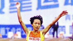 Chinesa atleta (Foto: BBC/AP)