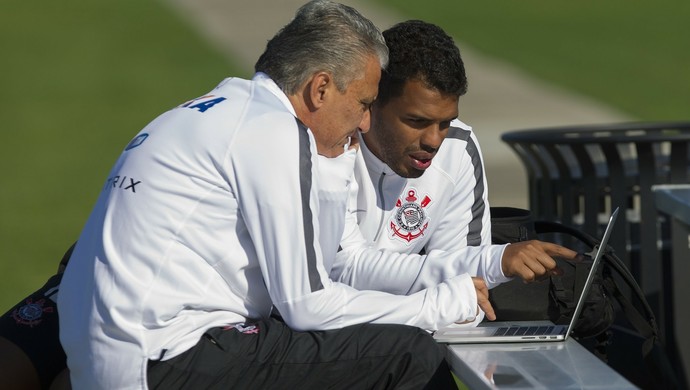 Tite pretende repetir escalação contra Marília e Once Caldas