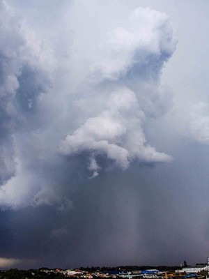 Internauta fotografa nuvem em formato de anjo em Arujá (Foto: Marcilaine Freire de Oliveira / VC no G1)