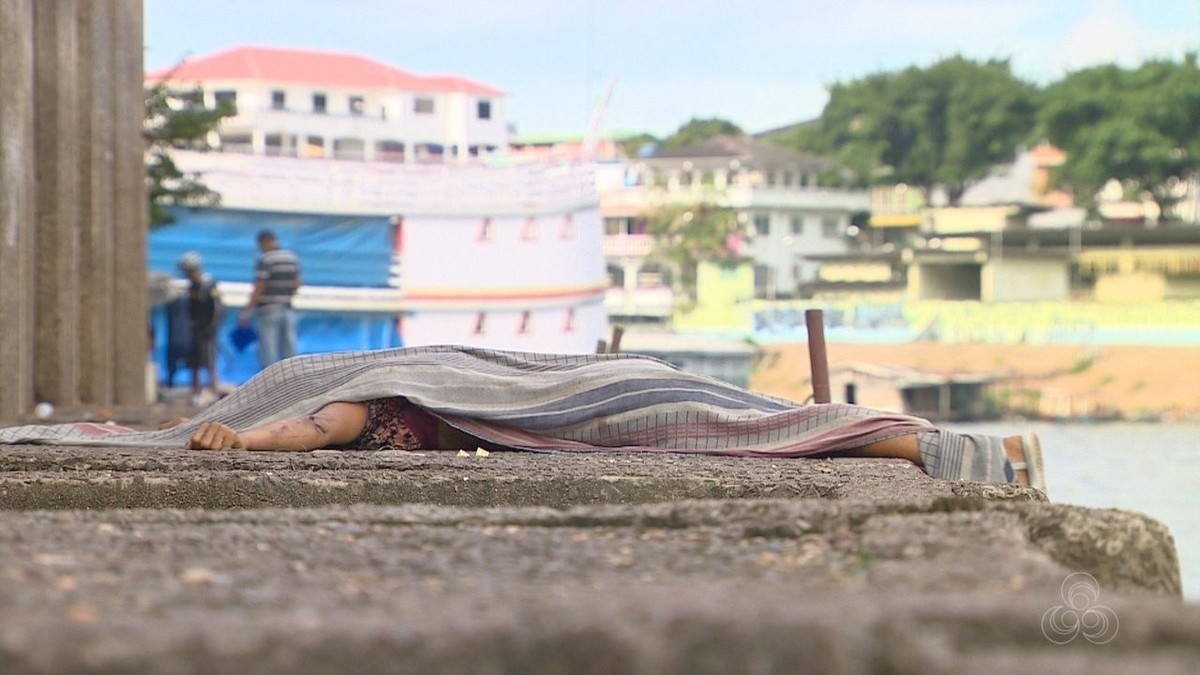 Mulher Morta A Facadas Encontrada Em Rampa Da Manaus Moderna