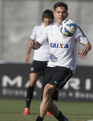 Isaac faz segundo treino pelo Corinthians e vai bem nas finalizações