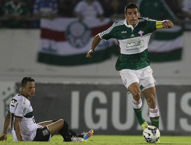 Lúcio se defende de Emerson Sheik, contra-ataca e tem a Frase da Semana