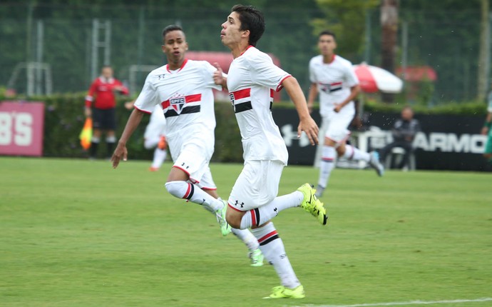 Pedro Henrique de Oliveira, do São Paulo, comemora gol contra o Palmeiras (Foto: Igor Amorim / saopaulofc.net )