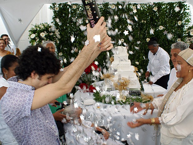 Família Veloso comemora os 105 anos de Dona Canô. (Foto: Egi Santana/G1)