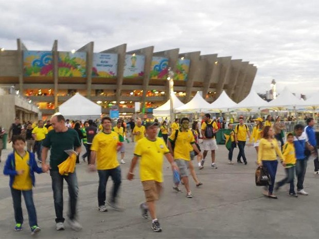 Torcida deixa Mineirão antes de terminar 1º tempo Brasil x Alemanha (Foto: Pedro Ângelo)