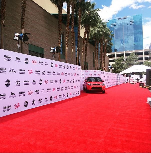 A cerimônia do prêmio Billboard Awards 2015 acontece neste domingo, 17, em Las Vegas  (Foto: Reprodução do Instagram)