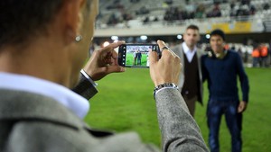 neymar barcelona fotos com rivais (Foto: Divulgação/Site Oficial Barcelona)