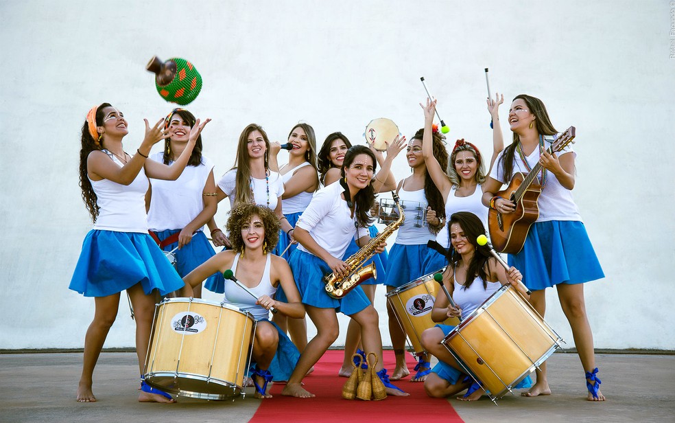 Grupo de mulheres percussionistas que dá nome ao bloco Maria Vai Casoutras vai às ruas do DF neste domingo (12) (Foto: Rafael Facundo/Divulgação)