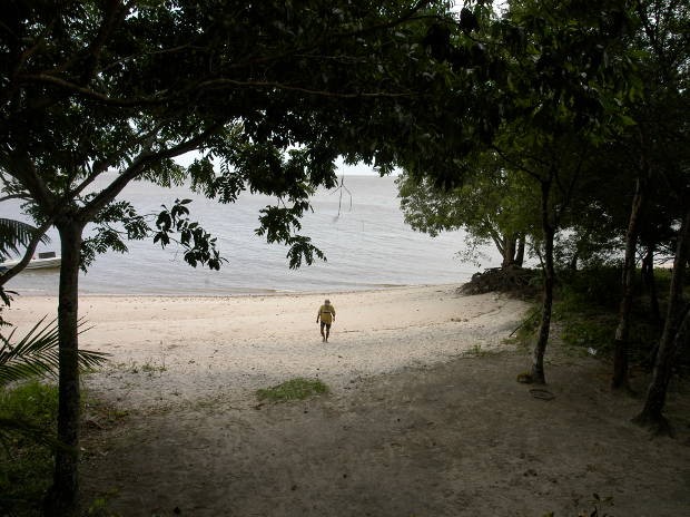 Ilha fica há cerca de 45 minutos de barco da sede de Belém e possui nas praias de água doce seu principal atrativo (Foto: Dirceu Maués / O Liberal)