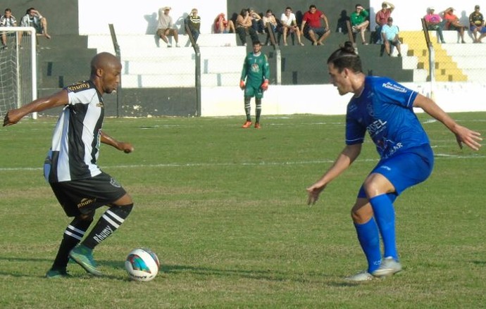 Vitória ES vira e goleia o Atlético ES na abertura da Copa Espírito