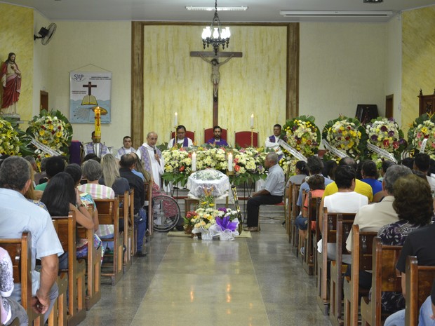 Corpo do padre Manoel Cirino de Souza é velado em Marília (Foto: Érica Montilha/Diocese de Marília) Corpo do padre Manoel Cirino de Souza é velado em Marília (Foto: Érica Montilha/Diocese de Marília)