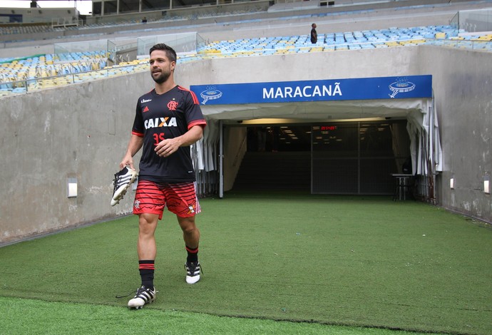 Diego em treino realizado no Maracanã (Foto: Gilvan de Souza/Flamengo)