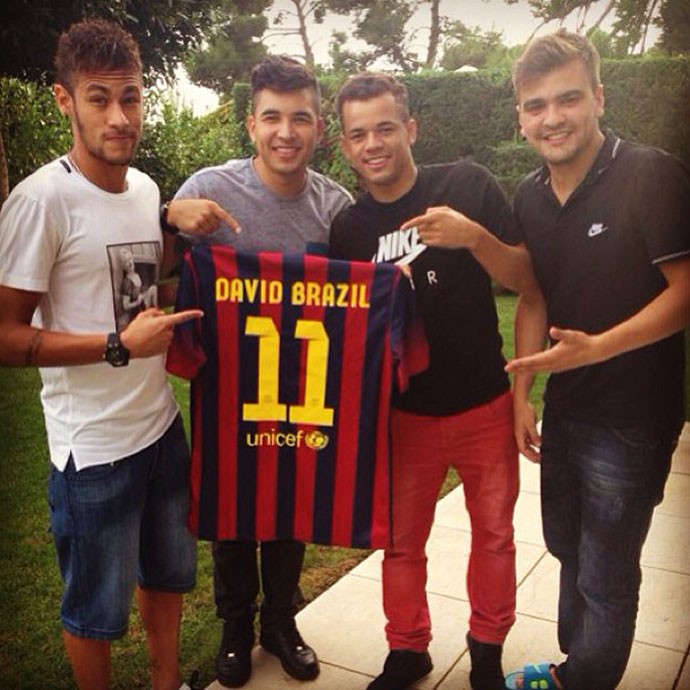 Neymar com blusa do Barcelona  (Foto: Reprodução / Instagram )