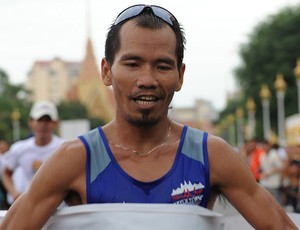 Maratona do Camboja 2012 corrida de rua eu atleta (Foto: Agência AFP)