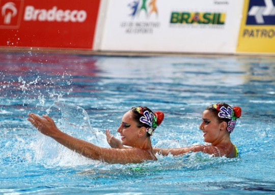 Lorena Molinos e Giovana Stephan nado sincronizado equipe brasileira Brasil Maria Lenk (Foto: Divulgação/CBDA)