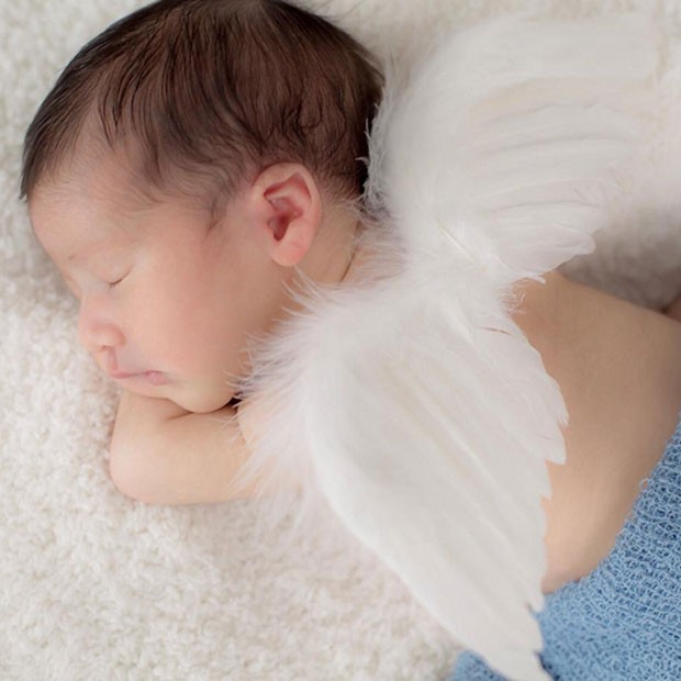 Fernanda Gentil mostra foto do pequeno Gabriel vestido de anjo (Foto: Reprodução/Instagram)