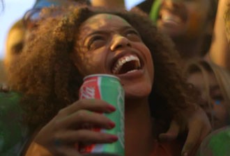Coca-Cola lançou a campanha 'Vamos Colorir' para a Copa das Confederações (Foto: Divulgação)