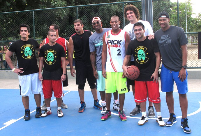 Kobe Bryant em inauguração de quadra de basquete no Aterro do Flamengo (Foto: Flávio Dilascio)