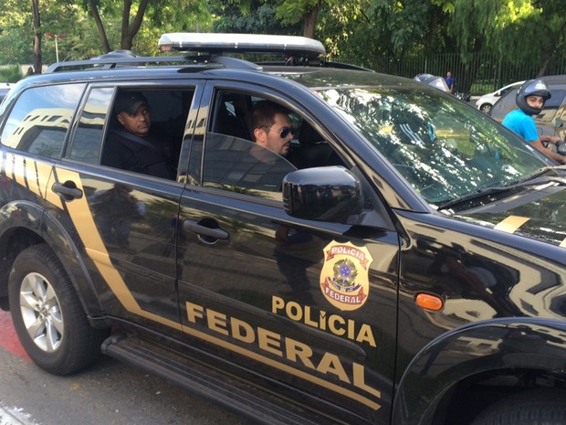 Policiais federais realizam operação contra grupo de extermínio em Goiás (Foto: Murillo Velasco/G1)