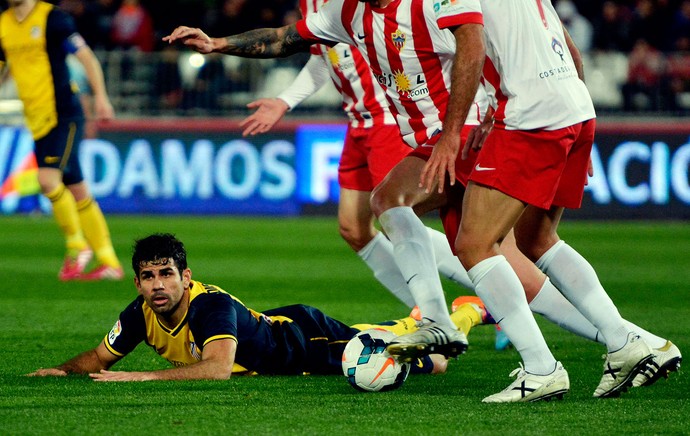 Diego Costa Atlético de madrid almeria (Foto: Agência Reuters)