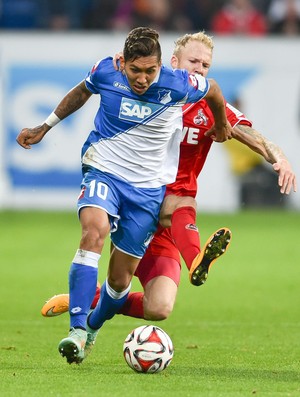  Koln's Kevin Vogt e Roberto Firmino, Hoffenheim (Foto: EFE)