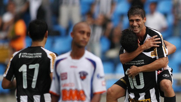 Felype Gabriel gol Botafogo (Foto: Fernando Soutello / AGIF)