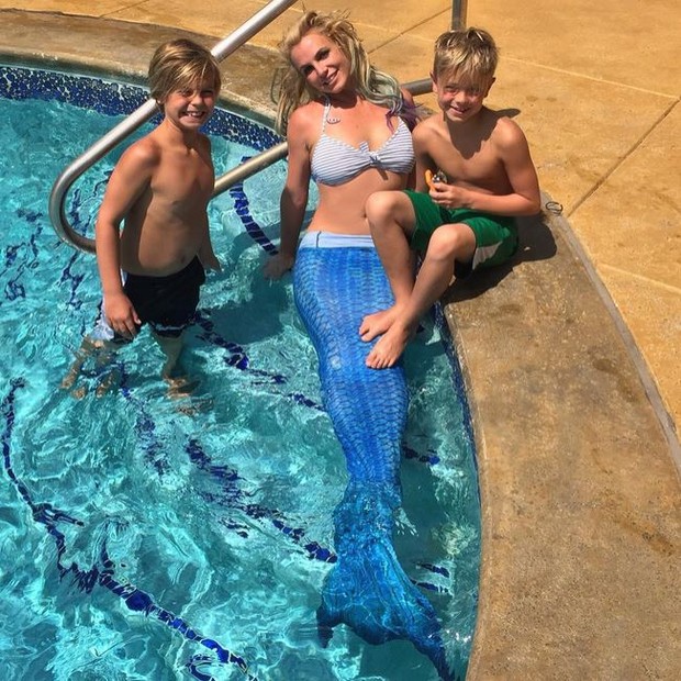 Britney Spears curte piscina com os filhos (Foto: Instagram / Reprodução)