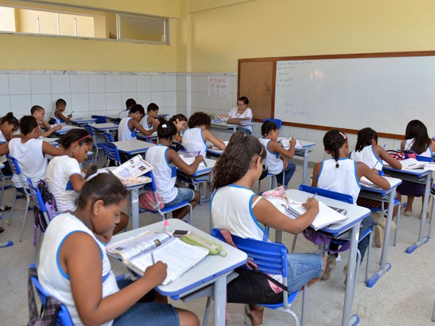 Alunos da rede municipal terão 1h a mais na carga horária a partir de 2016 (Foto: Max Haack/Ag. Haack) Alunos da rede municipal terão 1h a mais na carga horária a partir de 2016 (Foto: Max Haack/Ag. Haack)